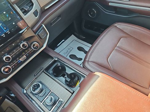 Used 2024 Ford Expedition Max Limited AWD/4WD image 30