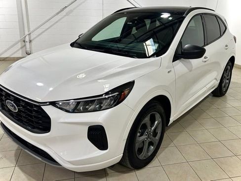 Used 2023 Ford Escape ST-Line w/ Tech Pack #1 AWD/4WD image 1