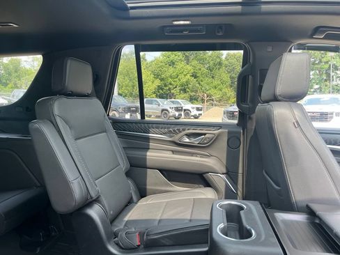 Used 2023 GMC Yukon Denali AWD/4WD image 39