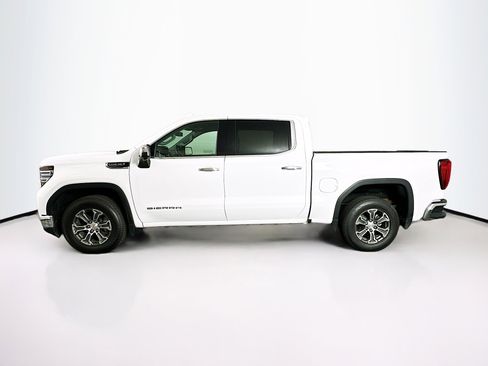 Used 2025 GMC Sierra 1500 SLT image 4
