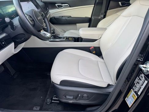 Certified 2025 Kia Sportage EX image 17
