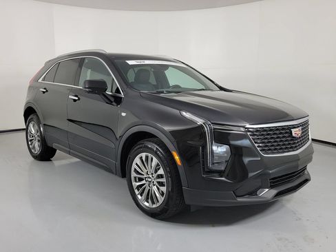 Certified 2025 Cadillac XT4 Premium Luxury FWD image 1