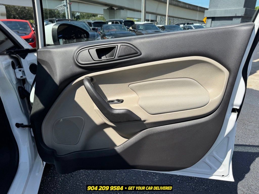 Used 2017 Ford Fiesta SE FWD image 34