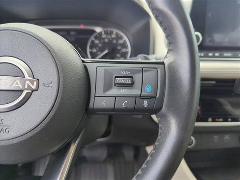 Used 2023 Nissan Rogue SL FWD image 14