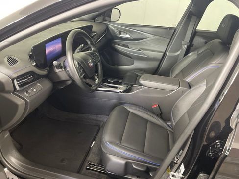 Used 2025 Buick Envista Sport Touring FWD image 9
