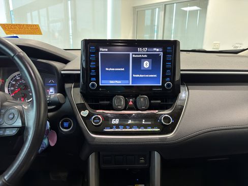 Used 2022 Toyota Corolla Cross LE w/ Moonroof Package FWD image 16