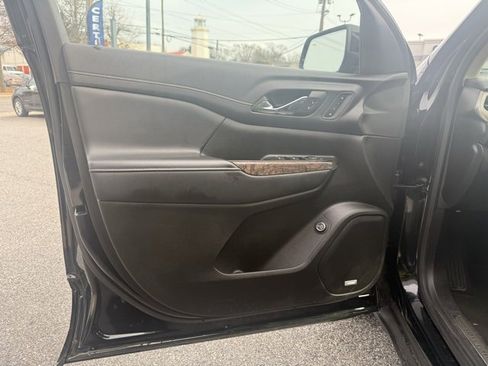 Used 2021 GMC Acadia Denali w/ Denali Ultimate Package image 39