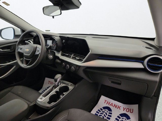Used 2025 Chevrolet Trax LS w/ LS Convenience Package FWD image 28