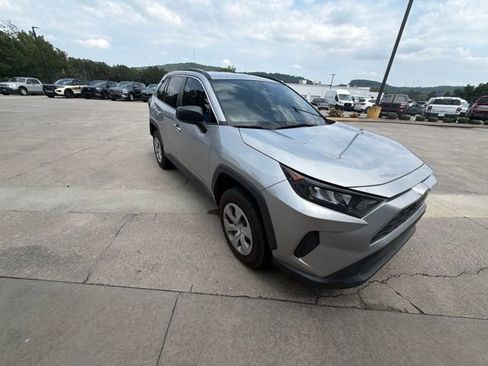 Used 2019 Toyota RAV4 LE w/ Carpet Mat Package FWD image 7