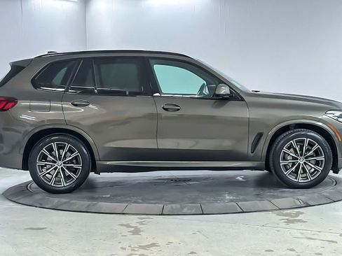 Used 2023 BMW X5 xDrive40i w/ M Sport Package AWD/4WD image 8