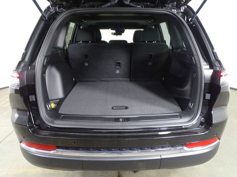 New 2025 Jeep Grand Cherokee Laredo X image 13