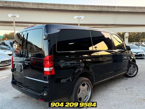 Used 2018 Mercedes-Benz Metris Passenger image 7
