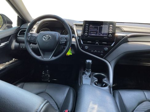 Used 2021 Toyota Camry SE FWD image 13