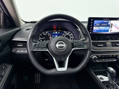 Used 2024 Nissan Altima 2.5 SV w/ SV Premium Package AWD/4WD image 4