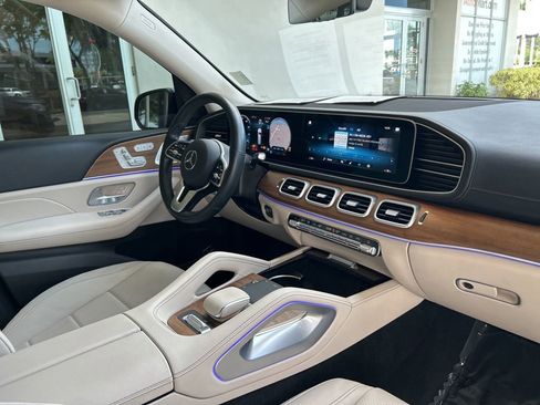 Used 2022 Mercedes-Benz GLS 450 4MATIC image 26