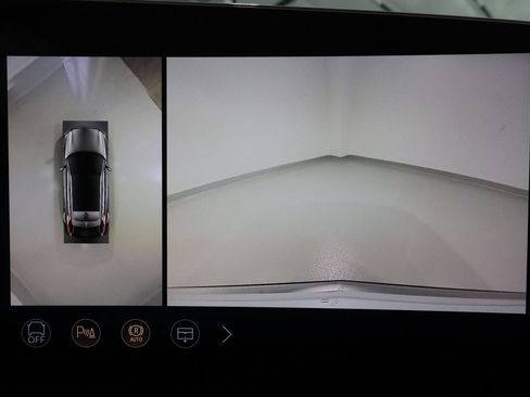 Certified 2026 Cadillac Lyriq Signature Luxury w/ Nappa Leather Package AWD/4WD image 13