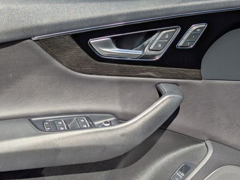 Used 2017 Audi Q7 3.0T Prestige w/ Prestige Package image 12