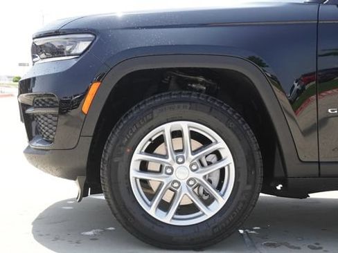 New 2026 Jeep Grand Cherokee Laredo RWD image 5