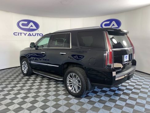 Used 2018 Cadillac Escalade 4WD image 5
