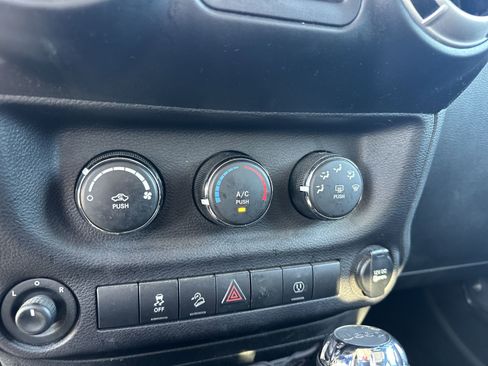 Used 2017 Jeep Wrangler Unlimited Sahara w/ Max Tow Package image 28