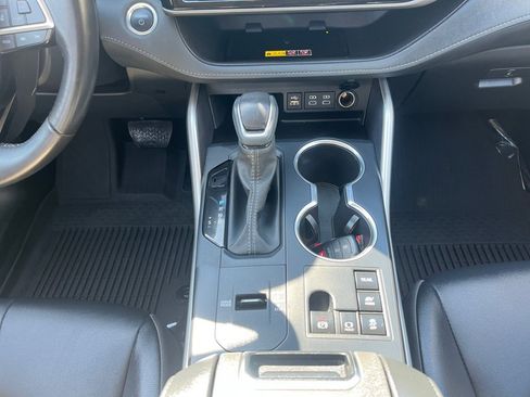Used 2026 Toyota Highlander XLE AWD/4WD image 24