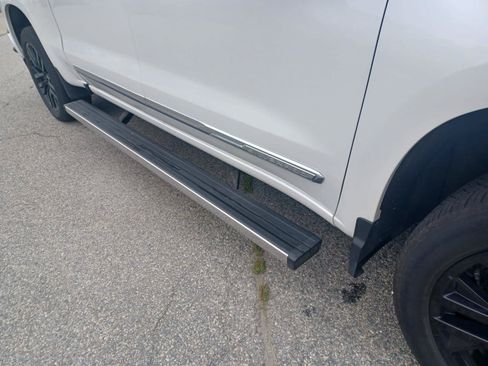 Used 2025 Chevrolet Silverado 1500 High Country AWD/4WD image 32
