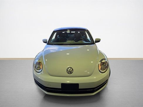 Used 2014 Volkswagen Beetle TDI image 9