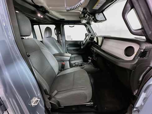Used 2024 Jeep Wrangler Unlimited w/ Convenience Group AWD/4WD image 28