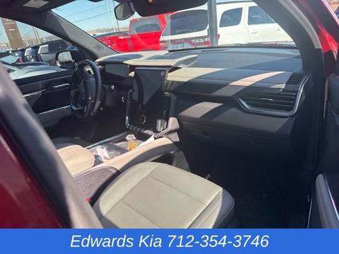 Used 2024 GMC Acadia Elevation w/ Luxury Package image 7