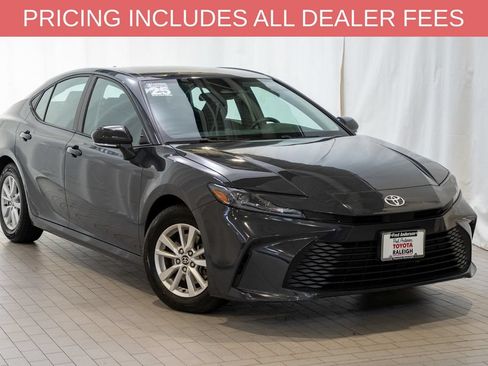Used 2025 Toyota Camry LE FWD image 1