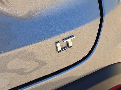 Used 2026 Chevrolet Trax LT FWD image 13