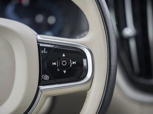 Certified 2023 Volvo XC60 B5 Plus w/ Climate Package image 26