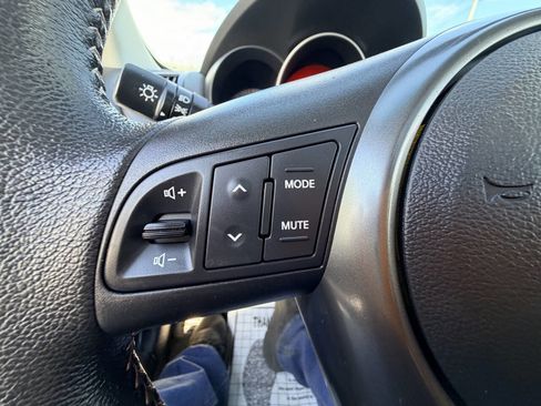 Used 2010 Kia Forte Koup SX image 10