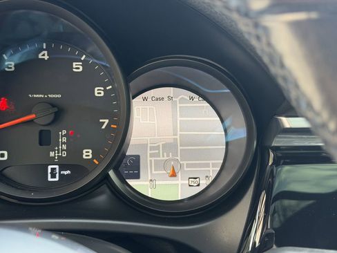 Used 2020 Porsche Macan image 37