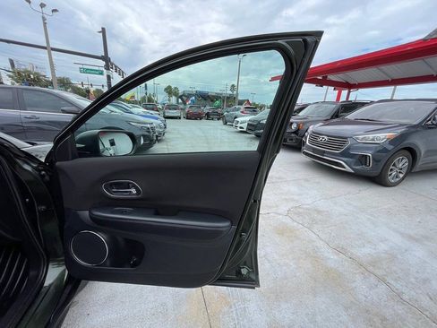 Used 2017 Honda HR-V EX image 6