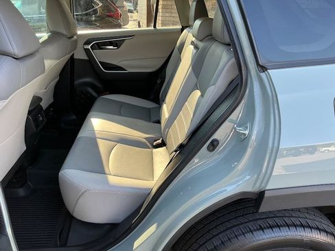Used 2020 Toyota RAV4 XLE Premium FWD image 13