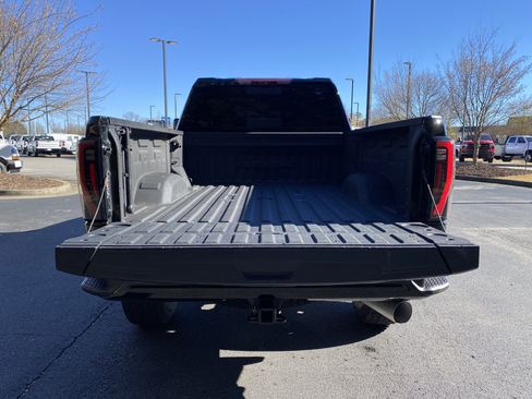 Used 2024 GMC Sierra 2500 AT4X image 12