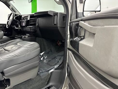 Used 2022 Chevrolet Express 2500 Extended w/ Enhanced Convenience Package RWD image 21
