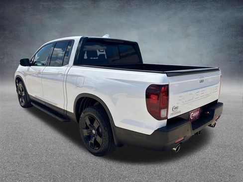 Certified 2025 Honda Ridgeline Black Edition image 3