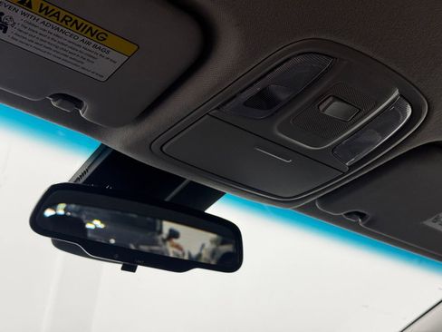 Used 2022 Kia Niro EX FWD image 28