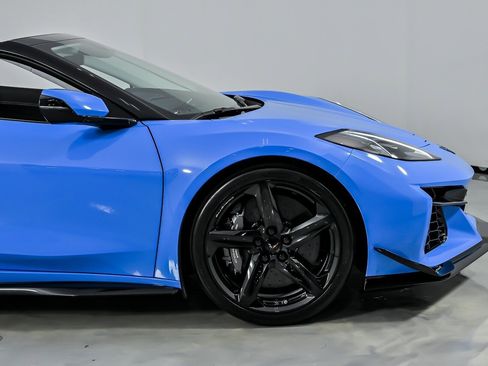 Used 2024 Chevrolet Corvette Z06 w/ Z07 Performance Package RWD image 15