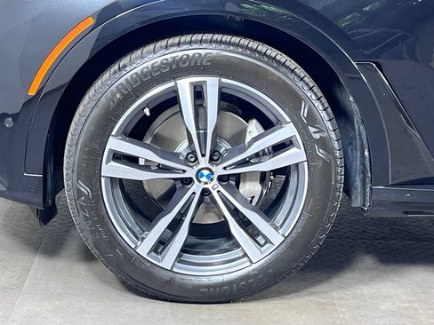 Used 2020 BMW X7 xDrive40i w/ M Sport Package AWD/4WD image 11