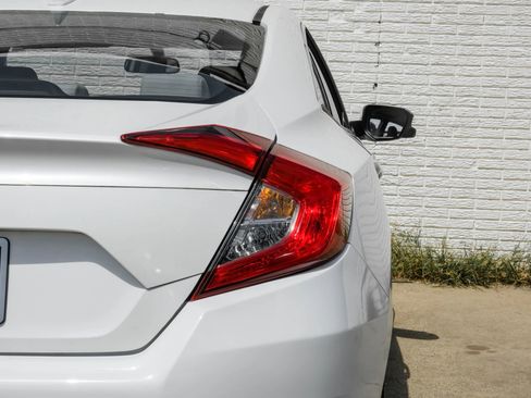 Used 2018 Honda Civic EX image 39