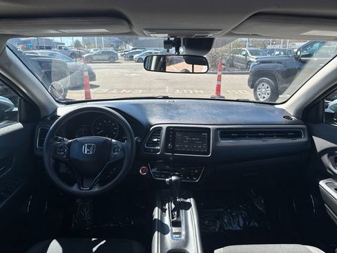 Used 2019 Honda HR-V EX image 11