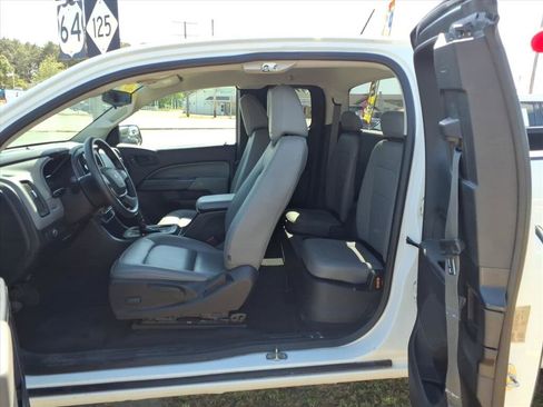 Used 2020 Chevrolet Colorado W/T w/ WT Convenience Package RWD image 9