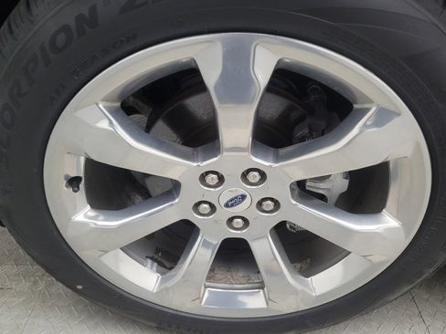 Used 2020 Ford Explorer Platinum w/ Premium Technology Package image 31