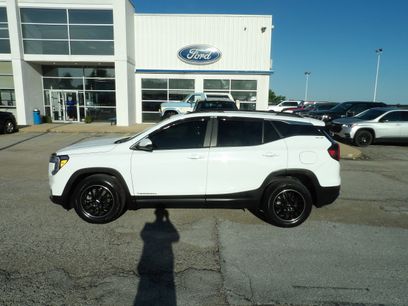 Used 2022 GMC Terrain SLE w/ Driver Convenience Package