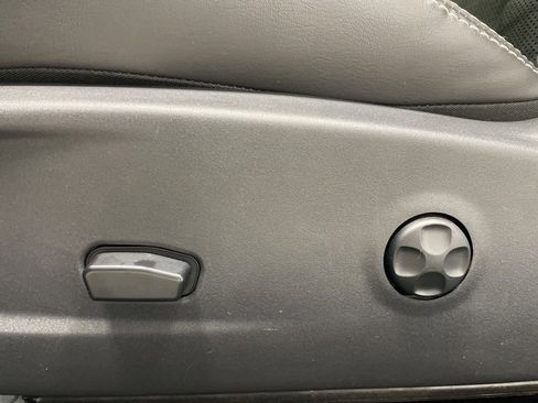 Used 2013 Dodge Challenger SRT8 w/ Harman Kardon Audio Group image 15