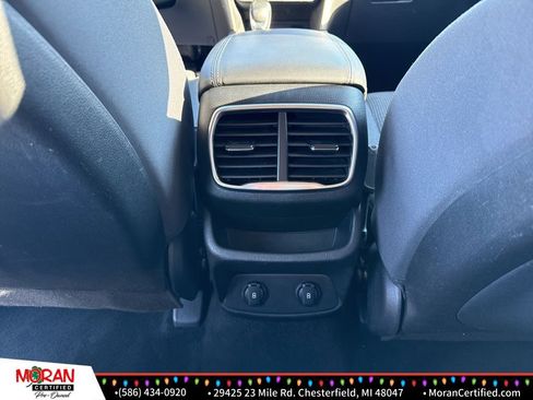 Used 2020 Hyundai Santa Fe SEL w/ Convenience Package image 28