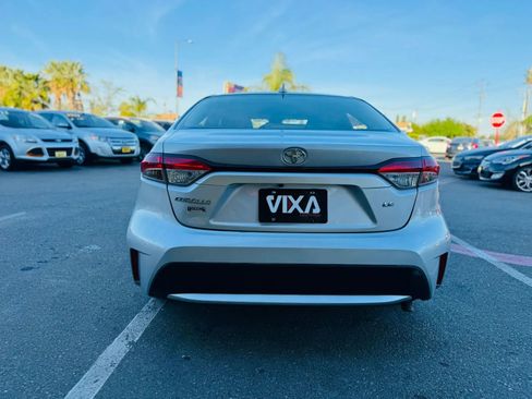 Used 2021 Toyota Corolla LE image 5